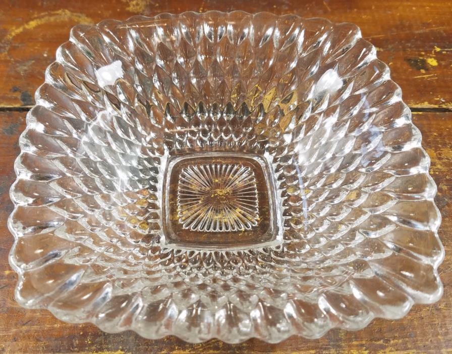 CRYSTAL CLEAR GLASS DIAMOND POINT PATTERN NUT CANDY DISH BOWL