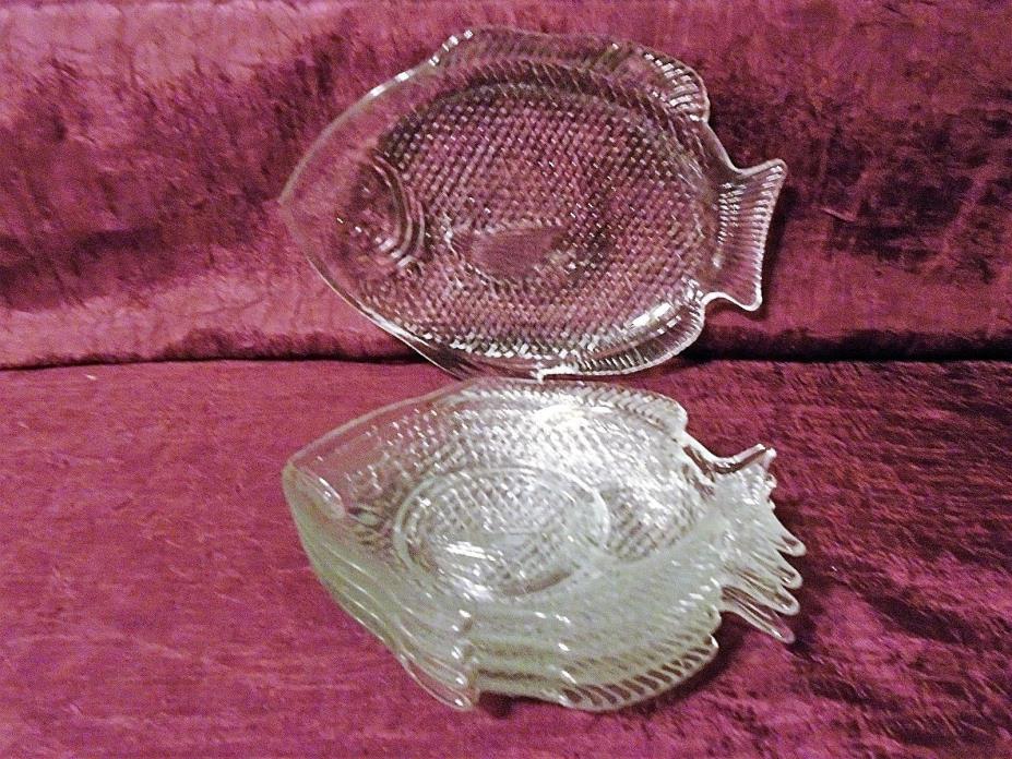 CLEAR GLASS FISH SHAPED SERVING SNACK PLATES  7 PC