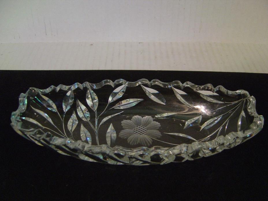 VINTAGE CUT GLASS  RELISH DISH BOWL WITH DAISY AND LEAF PATTERN