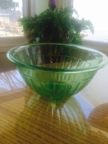 ANTIQUE HAZEL ATLAS GREEN DEPRESSION VASELINE URANIUM GLASS RIBBED MIXING BOWL !