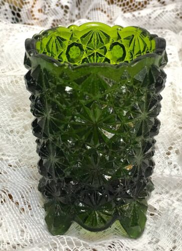 Vintage Green Daisy & Button Four toed TOOTHPICK Holder.