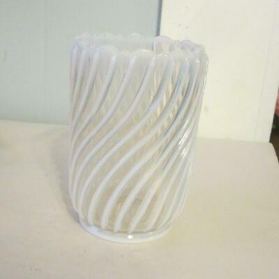 Swirl Twist French Opalescent Vase 5-5/8