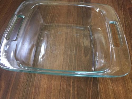 Pyrex  Clear Glass Baking Casserole Dish Square 8 x 8 inches Wide Grip Handles