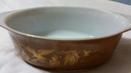 Vintage Pyrex Oval Brown Gold Early American 1 1/2 Qt. Casserole Dish Eagle