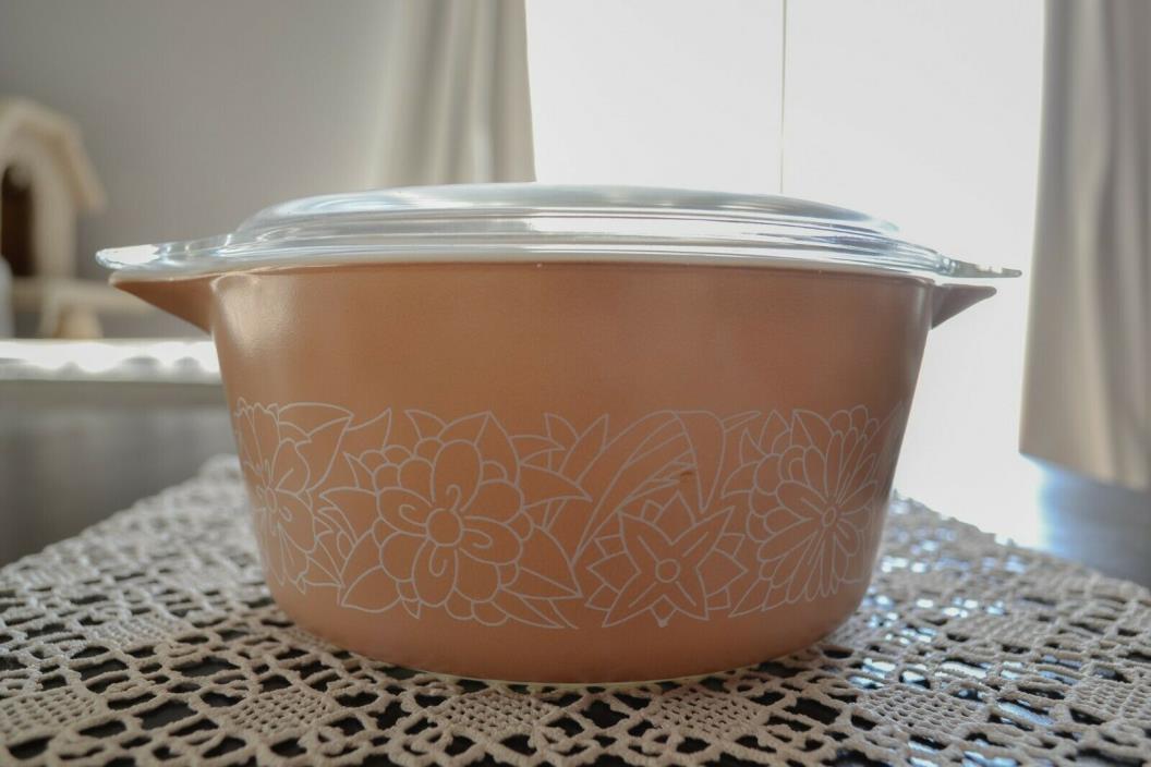 Vintage Pyrex Woodland #474B Tan Covered Casserole With Lid