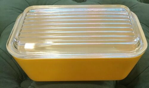 Vintage Pyrex 502 Refrigerator Dish with Ribbed Lid