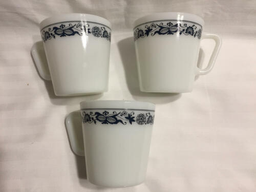 Lot of 3 Pyrex Mugs Coffee Cups D Handles #1410 OLD TOWN BLUE Vintage EUC