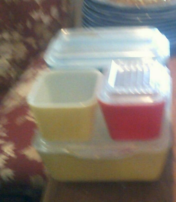 VINTAGE PYREX REFRIGERATOR DISHES 4DISHES 3 LIDS PRIMARY COLORS