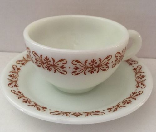 Pyrex Corning COPPER FILIGREE 701 Coffee Cup+Saucer RESTAURANT WARE Brown/White