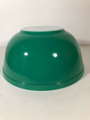 Vintage Pyrex Primary Colors Nesting Green Mixing Bowl 2.5Qt  #403 EUC