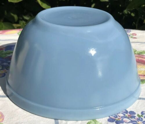 NICE! Vintage Pyrex 1-1/2 Qt. Delphite Blue Mixing / Nesting Bowl 402 • 7-1/4