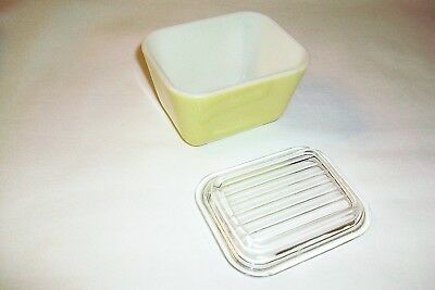 VINTAGE PYREX 501 REFRIGERATOR DISH WITH RIBBED LID PRIMARY YELLOW 1 1/2 CUP