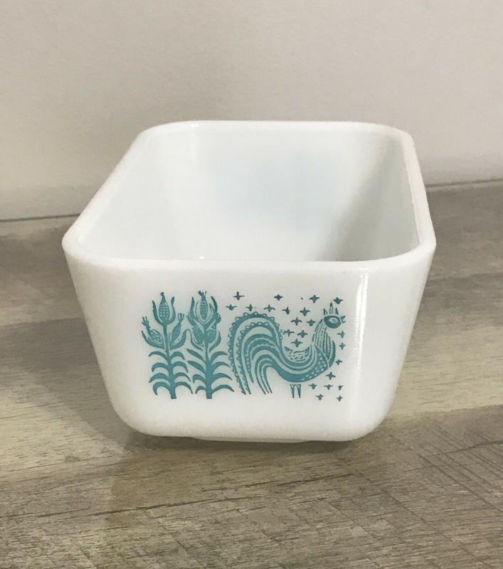 Vtg Pyrex 1 1/2 pt Amish butterprint turquoise rooster Refrigerator Dish no lid