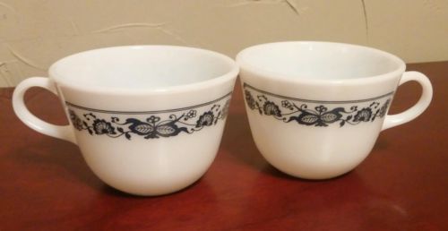 Set of 2 Vintage Pyrex Blue Flowers Floral Coffee Mugs