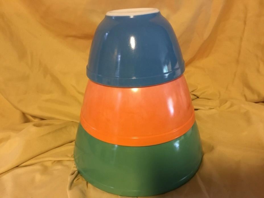 Three Vintage Pyrex Green, Red, Blue Bowls