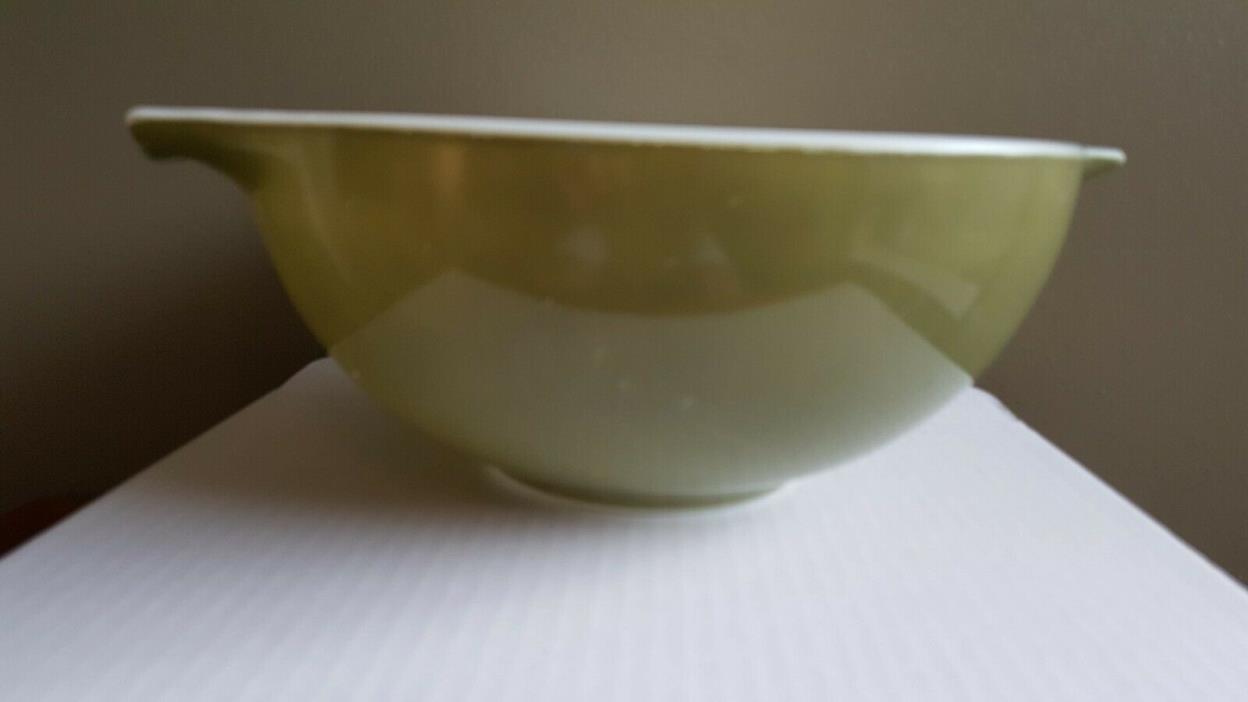 Vintage Pyrex Green Olive Verde #443 With Handles 2.5 Quarts Mixing Nesting Bowl