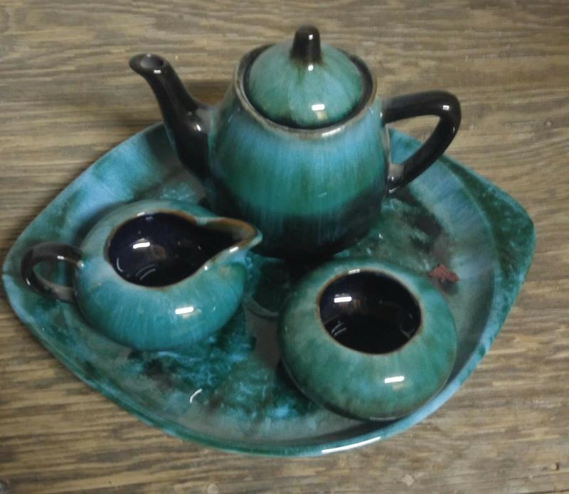Blue mountain tea set - platter - tea pot - sugar - creamer