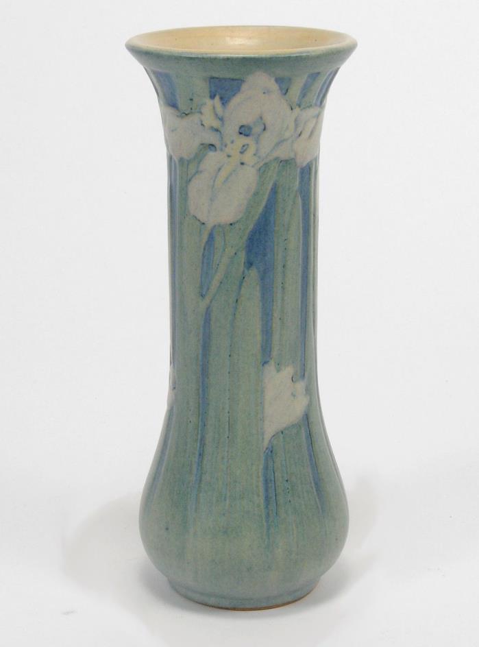 Newcomb College Pottery 1918 Iris vase Arts & Crafts matte blue green white 8.75