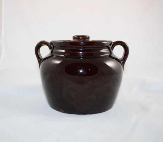 USA POTTERY STONEWARE BROWN BEAN CROCK POT with LID