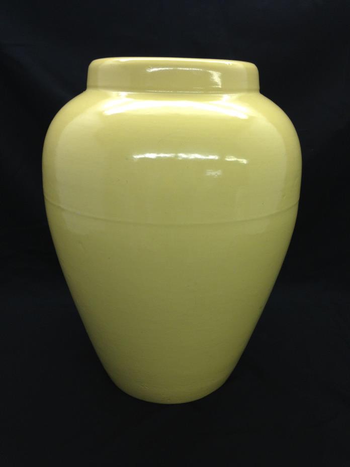 Robinson Ransbottom Roseville Ohio Yellow Floor Vase 17