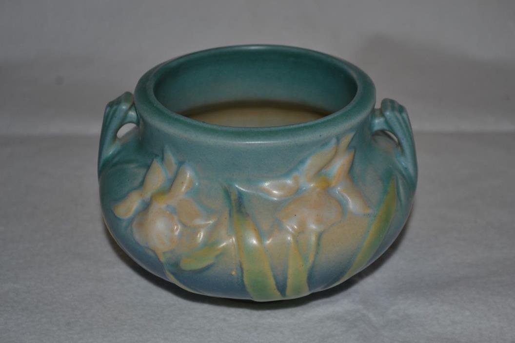 Roseville Pottery Blue Jardiniere White Iris Flower Vase Unmarked 4