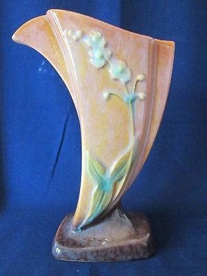 CORNUCOPIA VASE! Vintage ROSEVILLE ART pottery: original WINCRAFT pattern: EXC