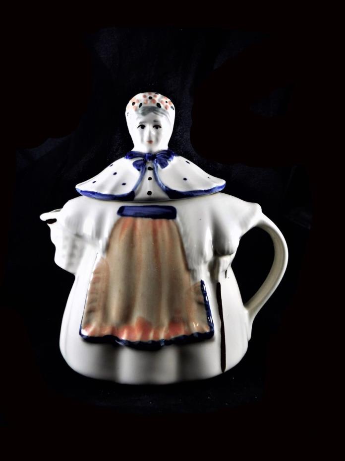 VINTAGE SHAWNEE POTTERY  