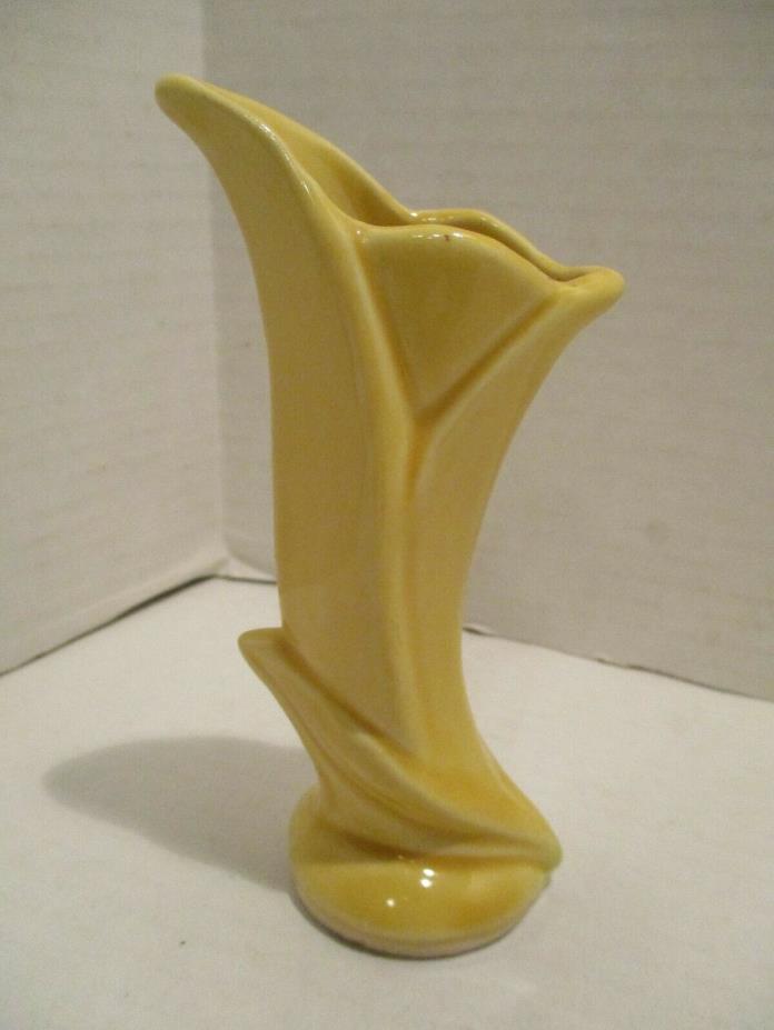 Vintage Shawnee Pottery Yellow Lily Bud Vase USA 1125 5