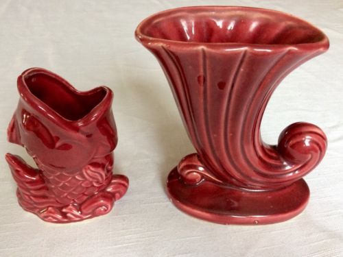 1940s SHAWNEE POTTERY Burgundy/Maroon/Red FISH & SHELL ~ Excellent