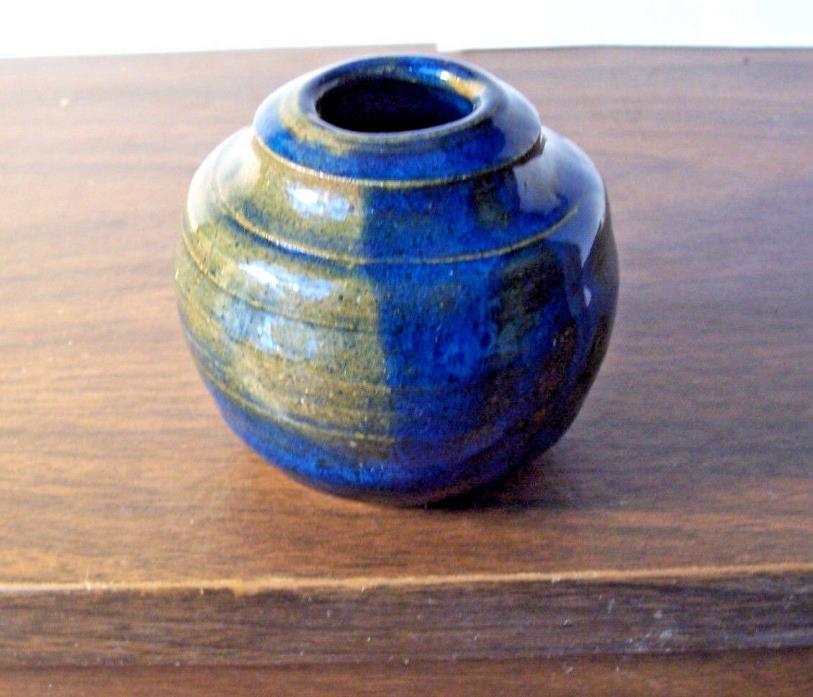 00016 - Small Pottery Vase Container