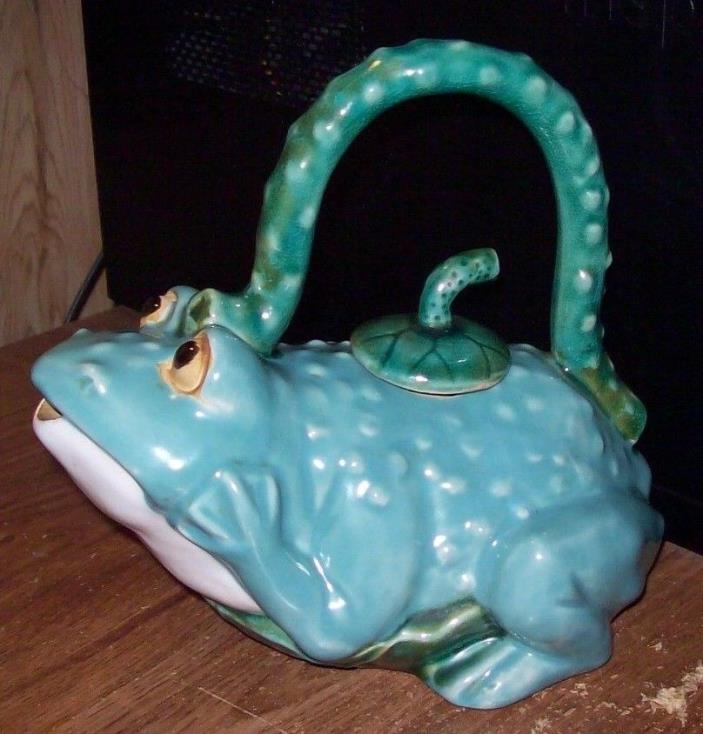 Green Sleek Frog Figurine Pottery Pitcher,Tea Pot with Lid,Marked