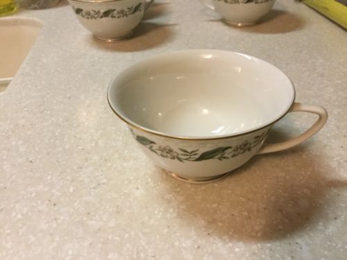 Vogue Old Charleston Fine China Magnolia Garland Gold Trim Set 4 teacups