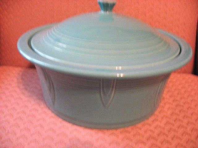 Fiesta 90 oz Large TURQUOISE COVERED CASSEROLE DISH - NIB