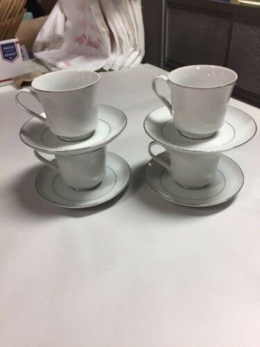 4 Cups and 4 Saucers VTG  Crown Victoria 