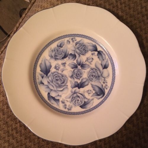 SET OF 4 VINTAGE GEAR BLUE DAMASK CHINA  BREAD PLATES JAPAN BLUE ROSES