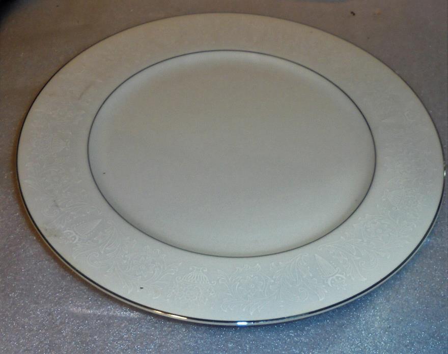 6 Vtg Crown Victoria 10 1/4 inch Dinner Plates, Lovelace Pattern