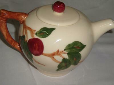 HAND DECORATED FRANCISCAN APPLE DESIGN TEA POT EUC