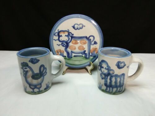 M A HADLEY VINTAGE STONEWARE LAMB AND CHICKEN COFFEE MUGS, PLATE, SIGNED