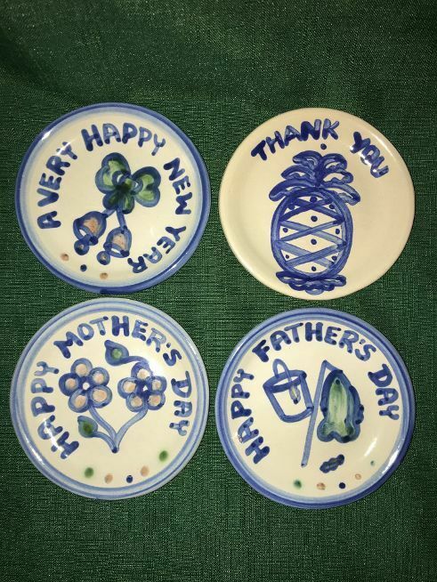4 M A HADLEY POTTERY COASTERS : HAPPY FATHERS MOTHERS DAY NEW YEAR THANK YOU