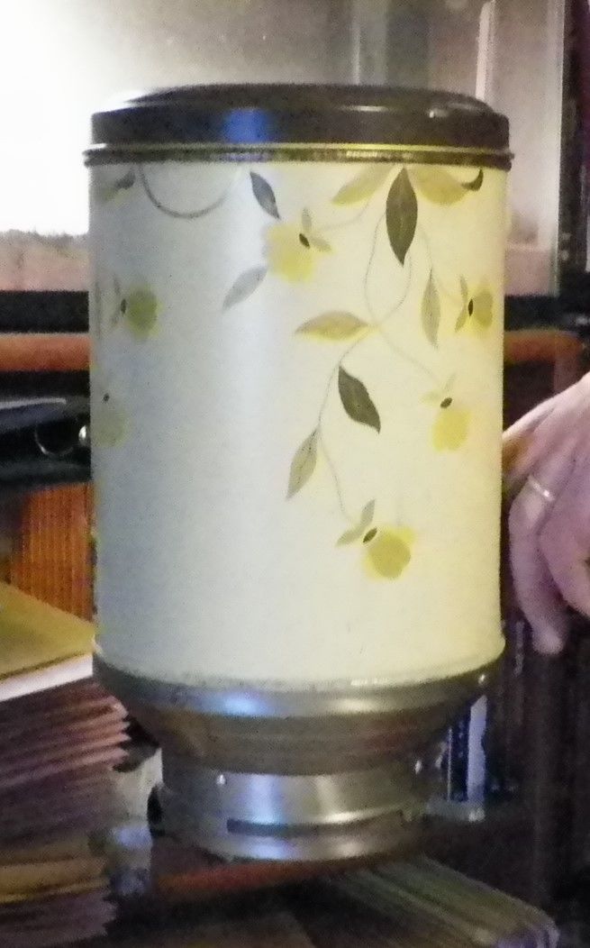 AUTUMN LEAF BY HALL MEAS-O-MATIC METAL COFFEE DISPENSER AND LID 1941