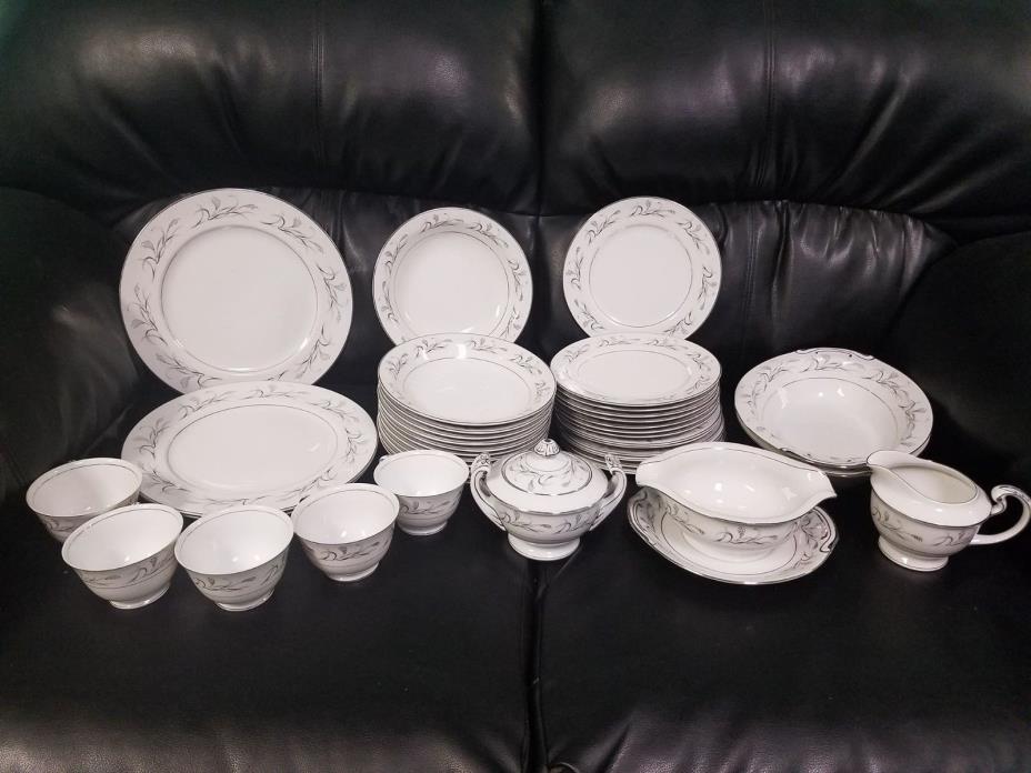 Harmony House Platinum Garland 3541 China Dishes Service12 +serving +108pc