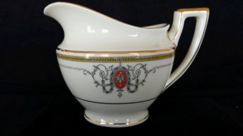 Vintage H & C Heinrich Selb Bavaria Senta creamer