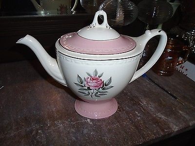 Hard To Find Cunningham & Pickett Norway Rose Teapot With Lid Mint!