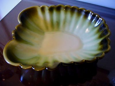 LARGE HULL # 34 GREEN SCALLOPED EDGES POTTERY BOWL