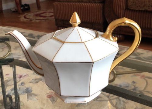 PT TIRSCHENREUTH Bavaria White Gold Porcelain Teapot