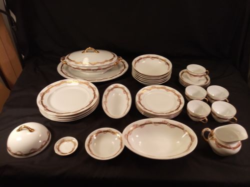 Hutschenreuther Altrohlau Habsburg Porcelain MZ Austria 33 Piece Set