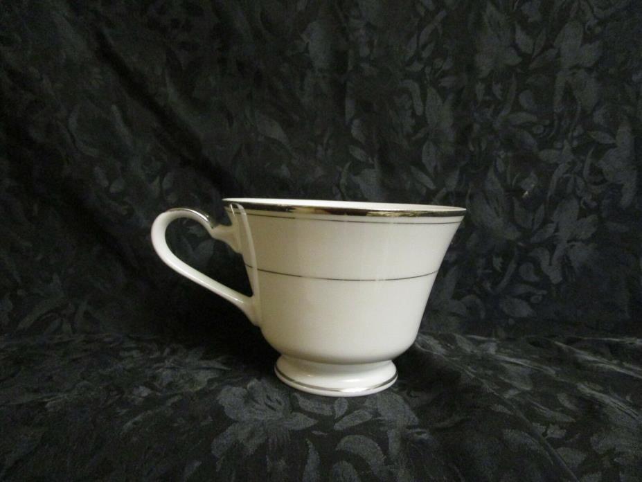 Imperial China W. Dalton Japan SINCERITY 318 - TEA CUP no chips or cracks