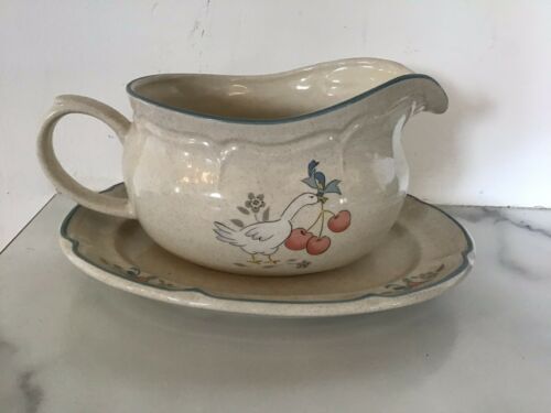 international stoneware japan Goose With Cherries Gravy Boat And Saucer Mint