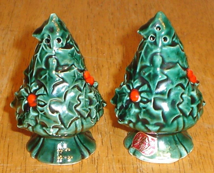 Old Vintage Lefton Decorated Green Christmas Tree Salt & Pepper Shakers - Japan