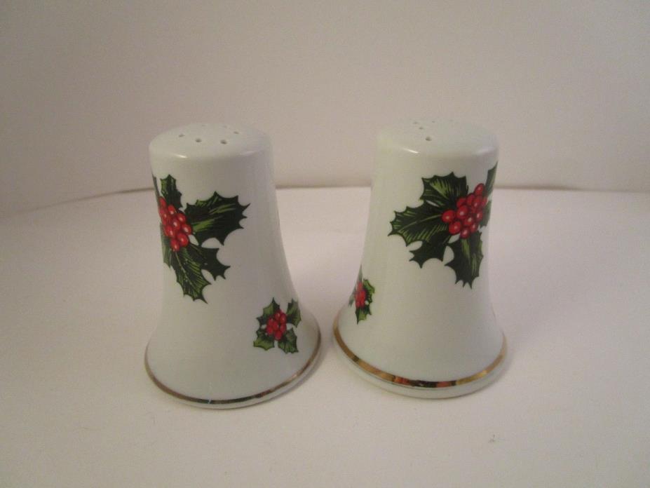 Vintage Lefton China Japan Christmas Holly Berry Pair of Salt & Pepper Shakers